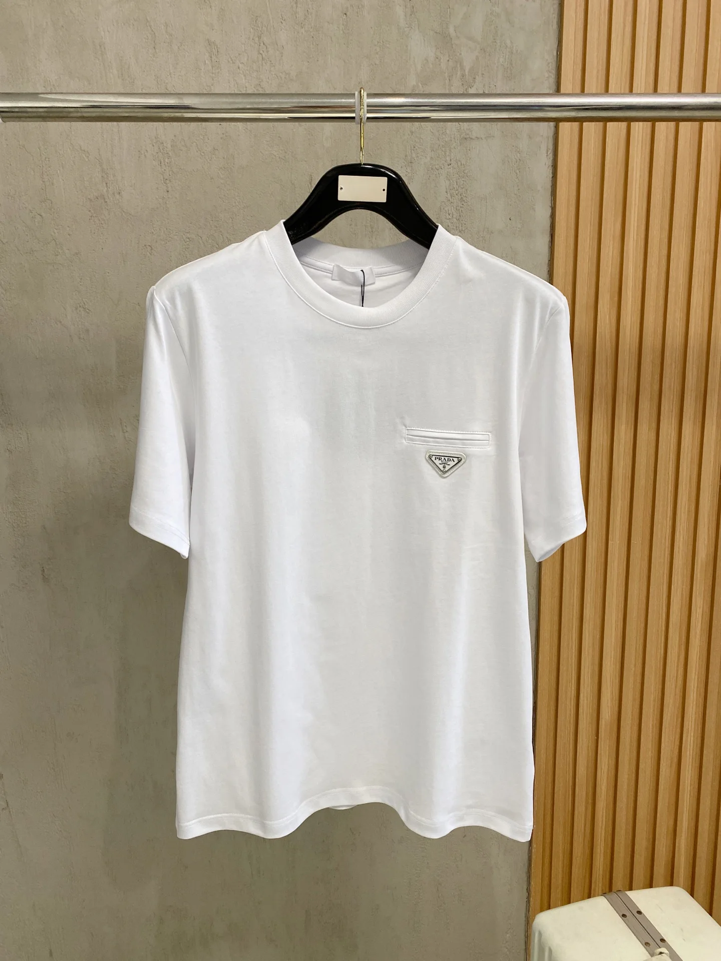 Prada Summer New Triangle Iron Plate Logo Round Neck Short Sleeve T-Shirt