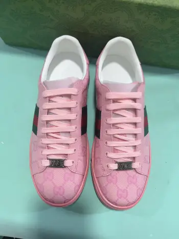 Couple s embroidered canvas white shoes Replica Gucci Mens Casual and Sneakers