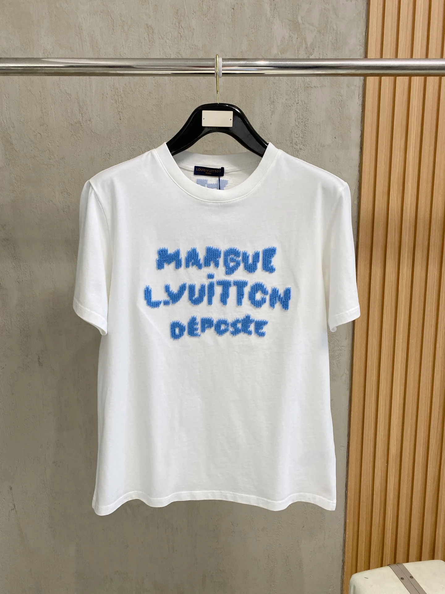 Louis Vuitton Spring and summer new unisex short-sleeve T-shirts Louis Vuitton Spring and summer new unisex short-sleeve T-shirts