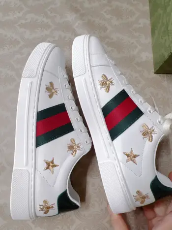 Couple s embroidered canvas white shoes Replica Gucci Mens Casual and Sneakers
