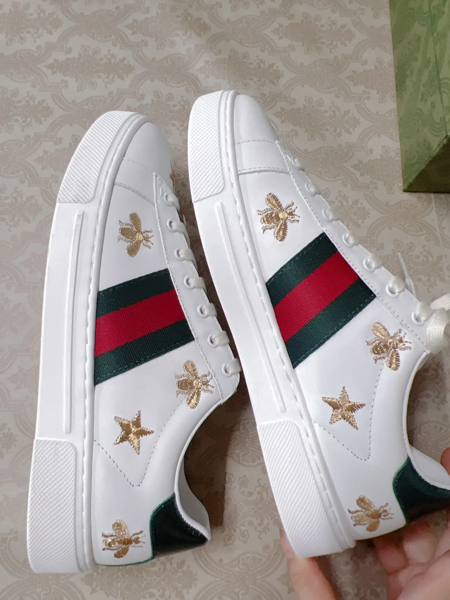 Gucci Couple s embroidered canvas white shoes Gucci Couple s embroidered canvas white shoes