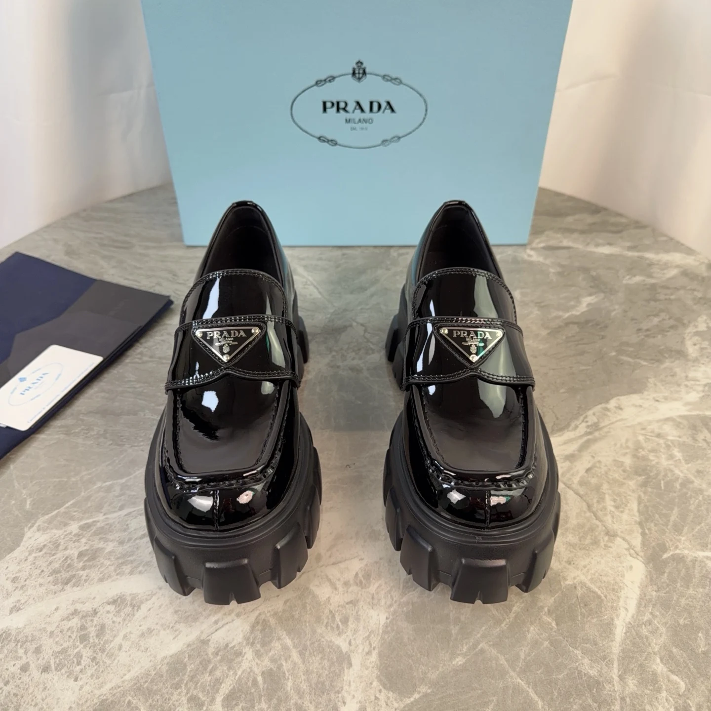 Prada Back-bottom loafers, couple s loafers. Prada Back-bottom loafers, couple s loafers.