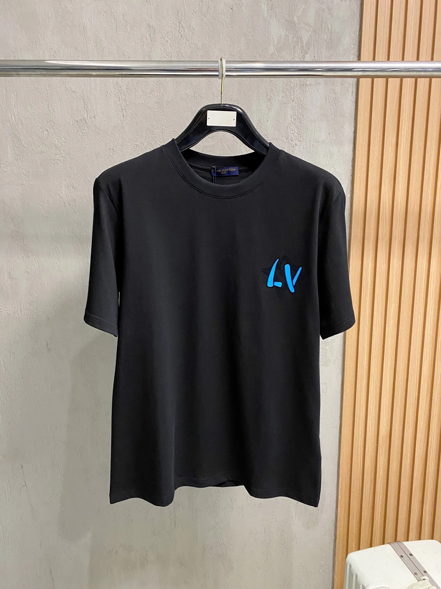 Louis Vuitton Men s New Style Round Neck Short Sleeve Louis Vuitton Men s New Style Round Neck Short Sleeve