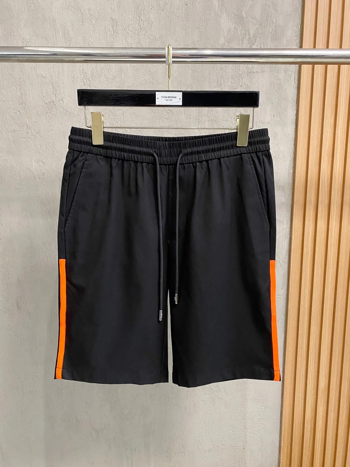 Hermes Embroidered versatile elastic waistband drawstring shorts Hermes Embroidered versatile elastic waistband drawstring shorts