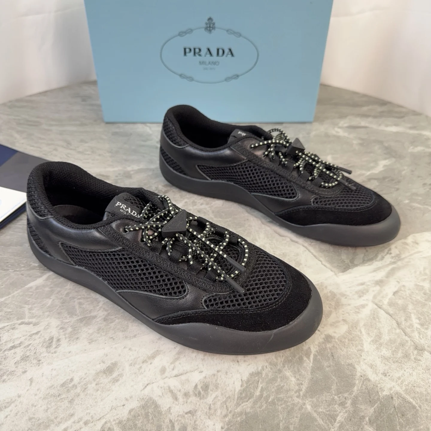 Prada Non-slip patterned outsole couple casual shoes Prada Non-slip patterned outsole couple casual shoes