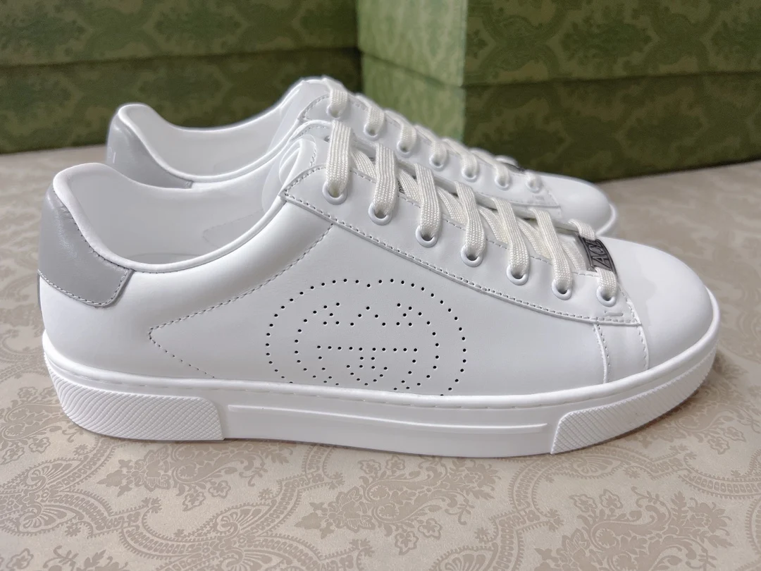 Gucci Couple s embroidered canvas white shoes