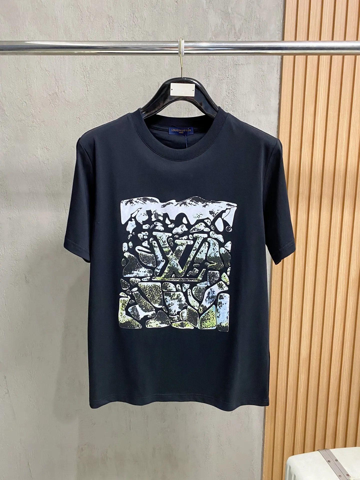 Louis Vuitton Skiing Series Short Sleeve T-Shirt Louis Vuitton Skiing Series Short Sleeve T-Shirt