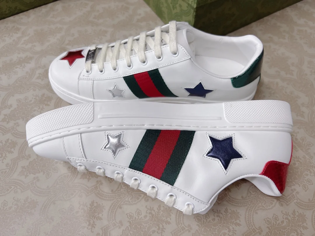 Gucci Couple s embroidered canvas white shoes Gucci Couple s embroidered canvas white shoes