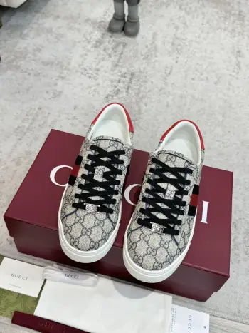 Couple s embroidered canvas white shoes Replica Gucci Mens Casual and Sneakers