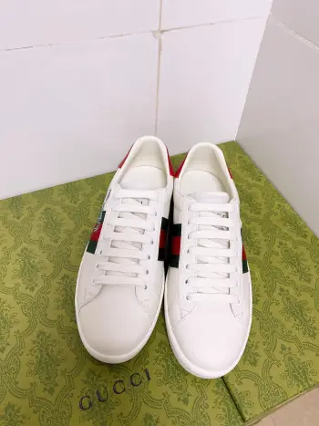 Couple s embroidered canvas white shoes Replica Gucci Mens Casual and Sneakers