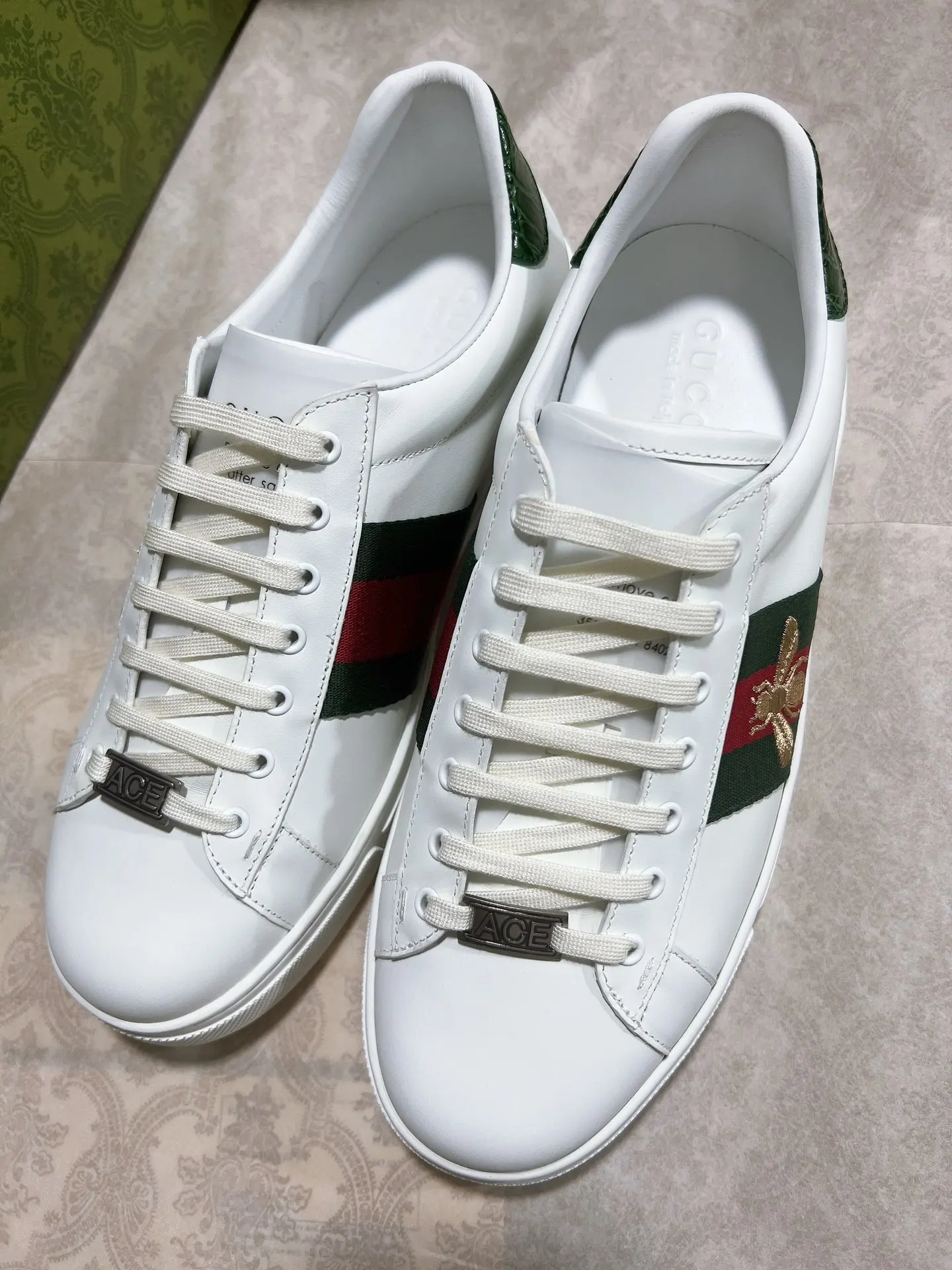 Gucci Couple s embroidered canvas white shoes Gucci Couple s embroidered canvas white shoes