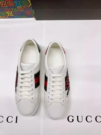 Couple s embroidered canvas white shoes Replica Gucci Mens Casual and Sneakers