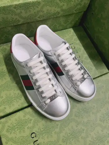 Couple s embroidered canvas white shoes Replica Gucci Mens Casual and Sneakers