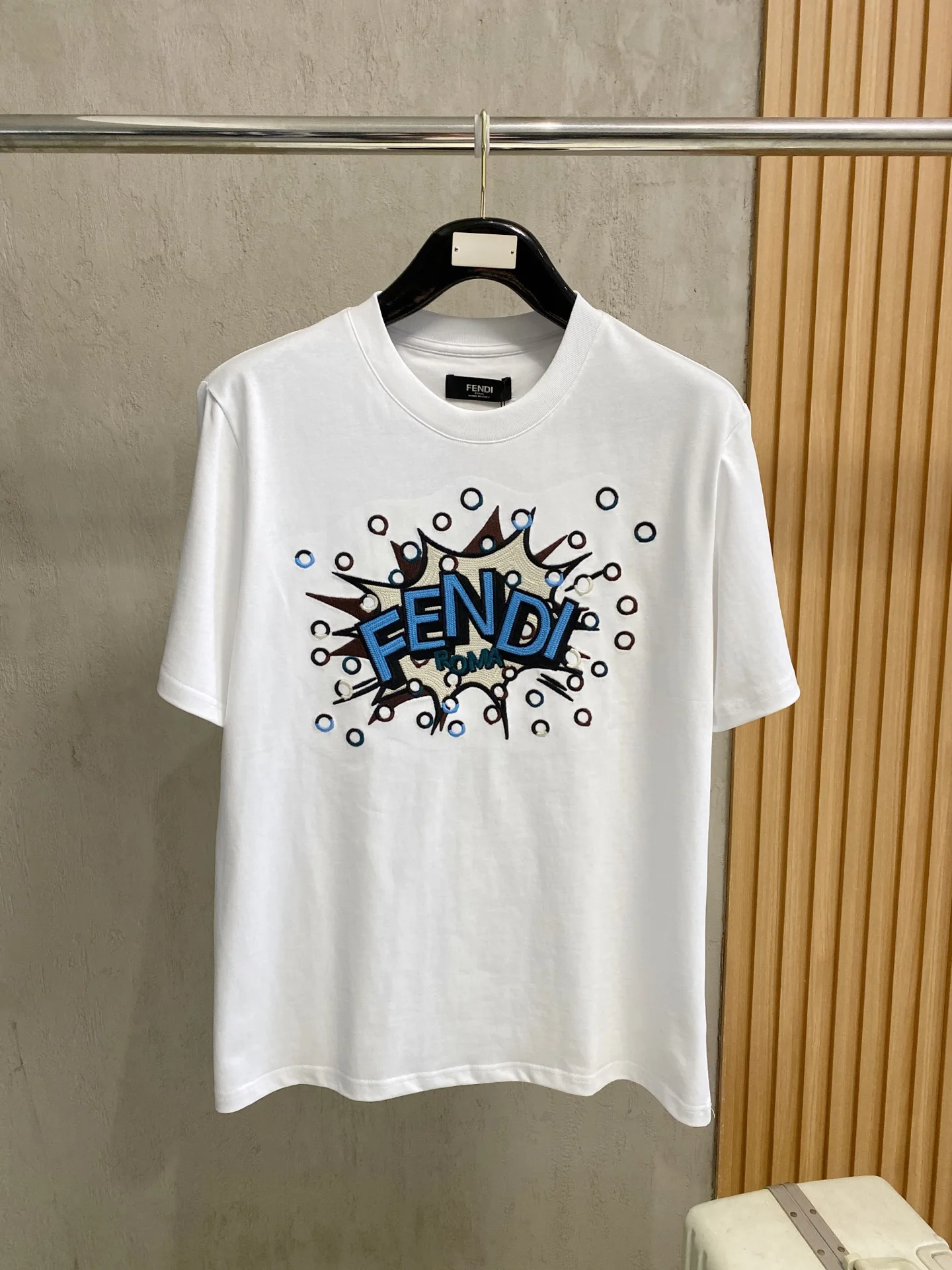 Fendi Early Spring Standard Fit Short Sleeve Round Neck T-Shirt Fendi Early Spring Standard Fit Short Sleeve Round Neck T-Shirt