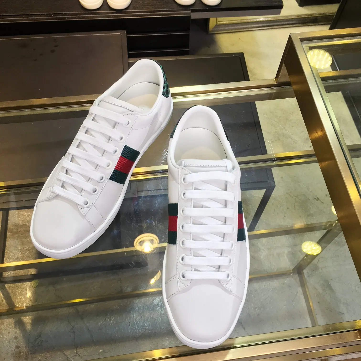 Gucci Couple s embroidered canvas white shoes Gucci Couple s embroidered canvas white shoes