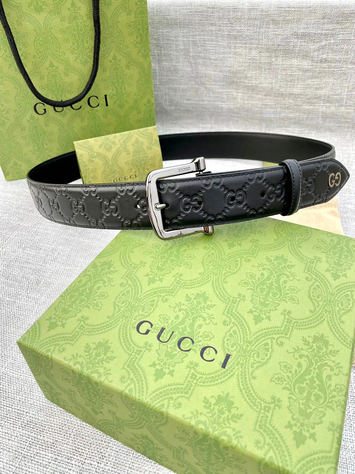 Gucci Printed pattern cowhide belt