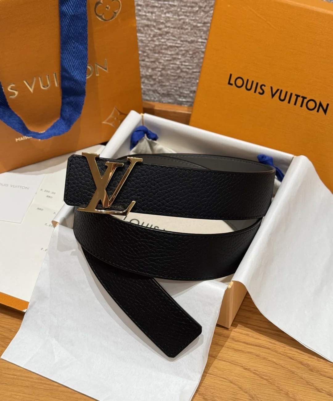 Louis Vuitton Hardware steel buckle belt