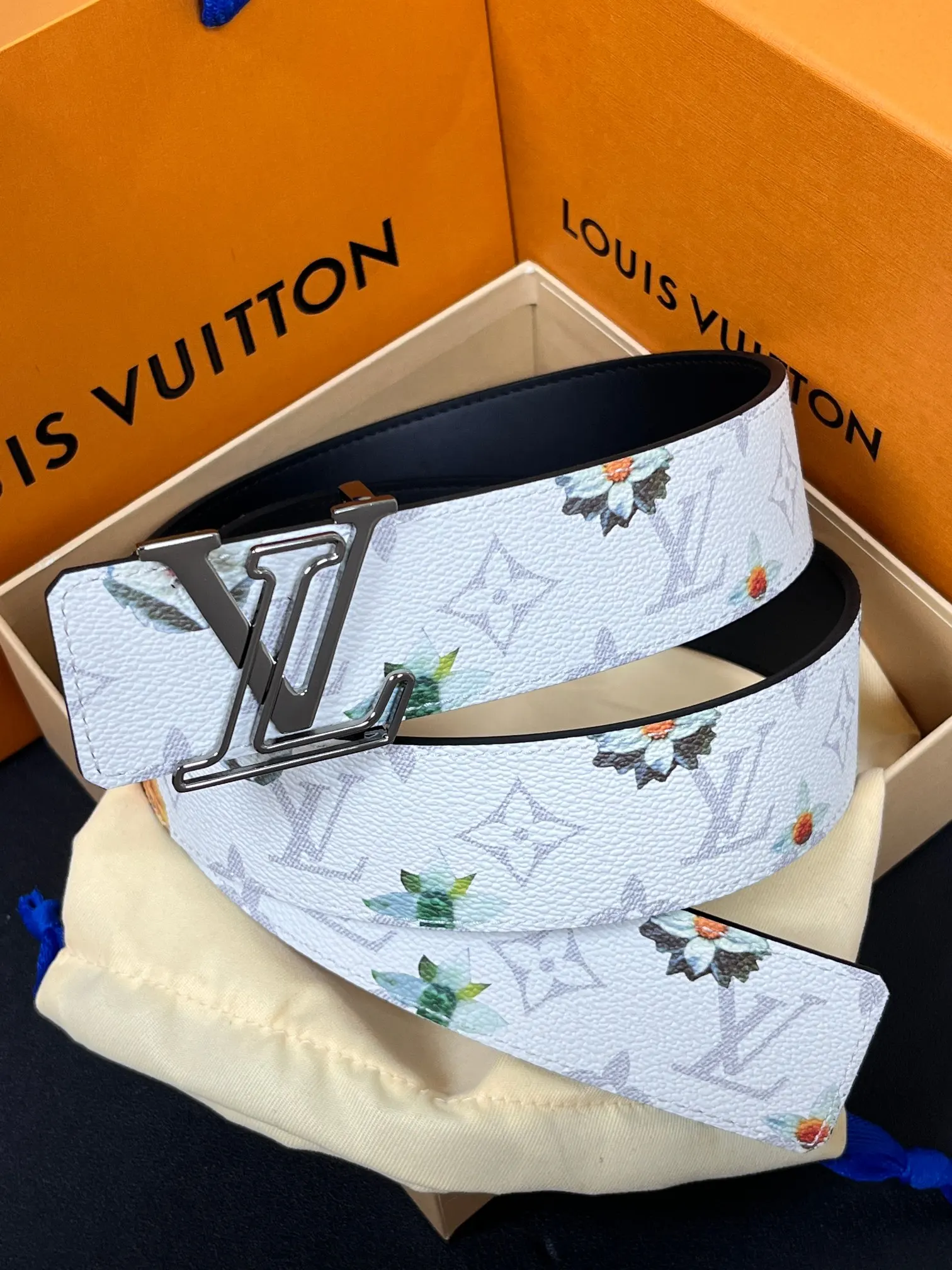 Louis Vuitton Hardware Steel Buckle Belt