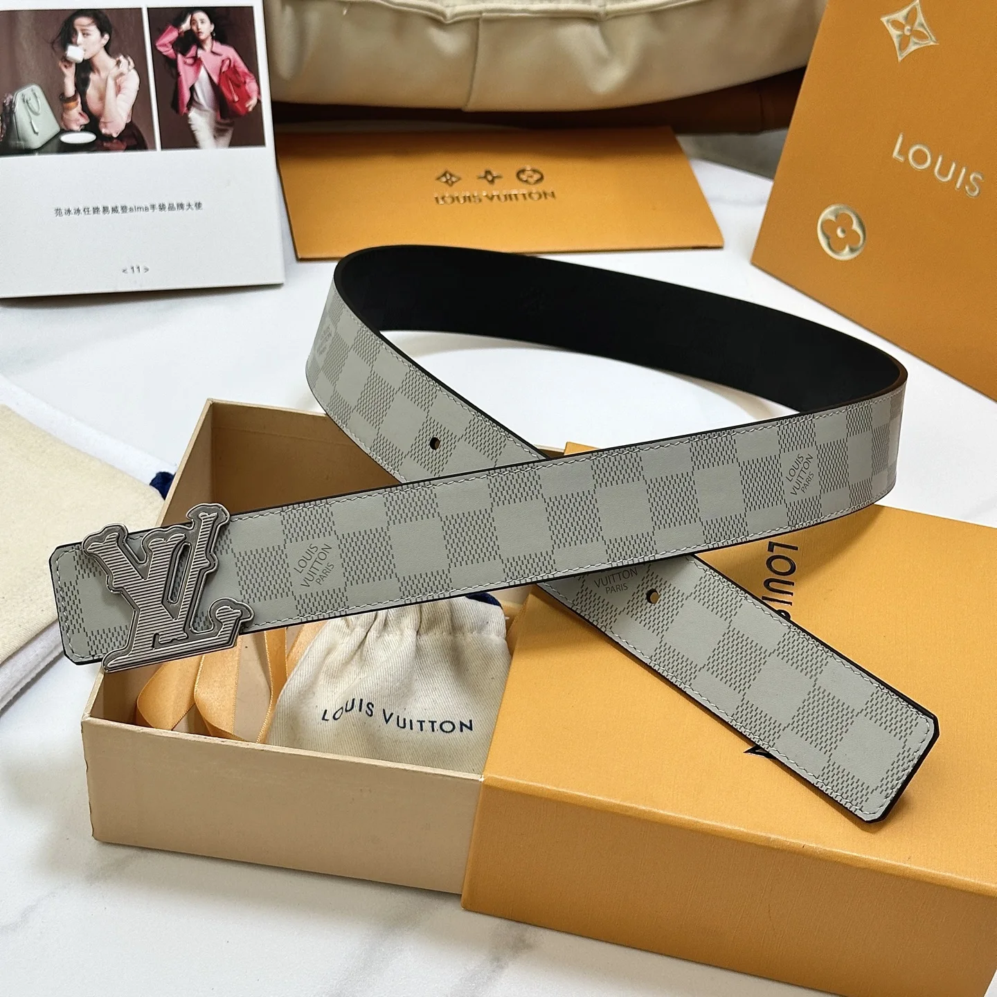 Louis Vuitton Double-sided hardware steel buckle belt Louis Vuitton Double-sided hardware steel buckle belt
