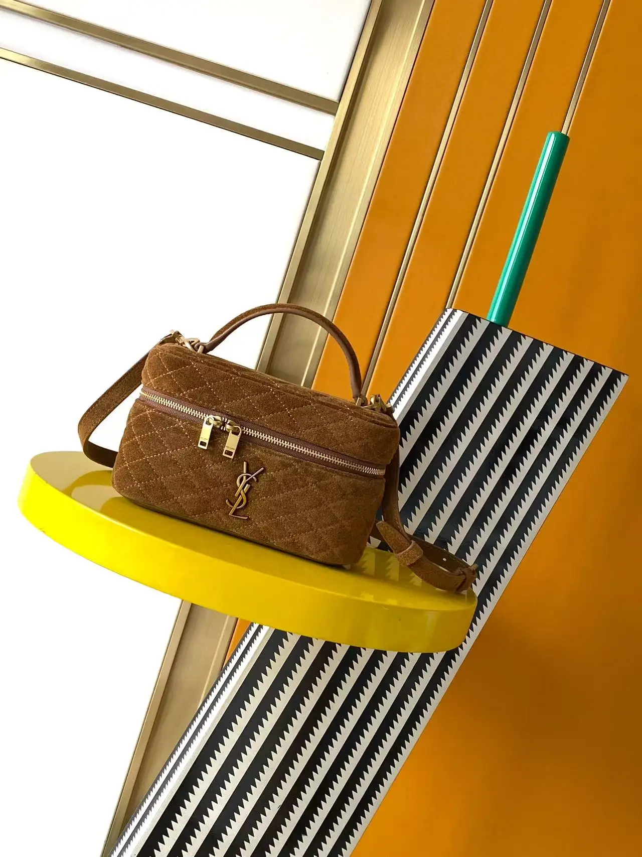 Chanel 766731 Diamond-shaped Makeup Bag Women s Crossbody Bag