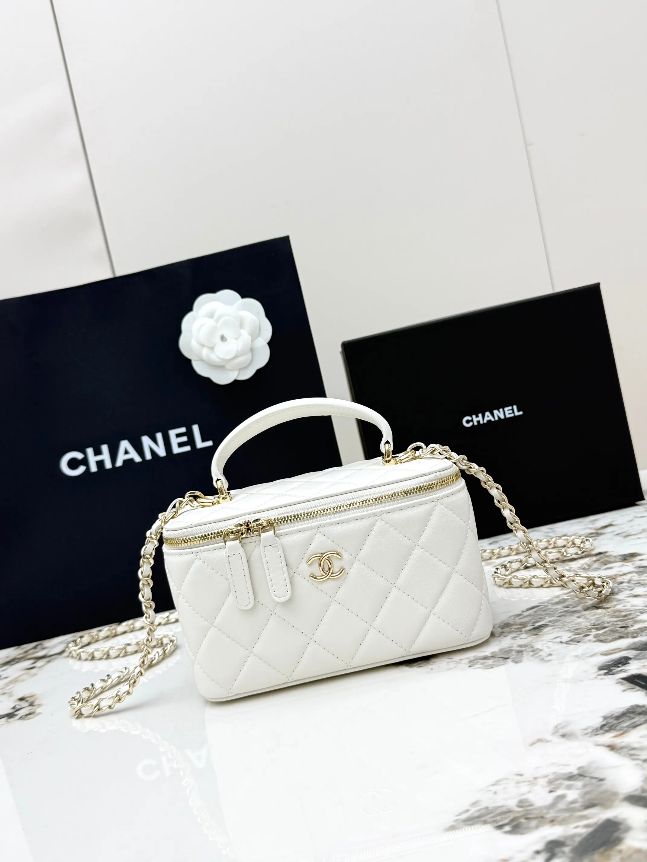 Chanel AP2199 Chain Makeup Bag Women s Crossbody Bag