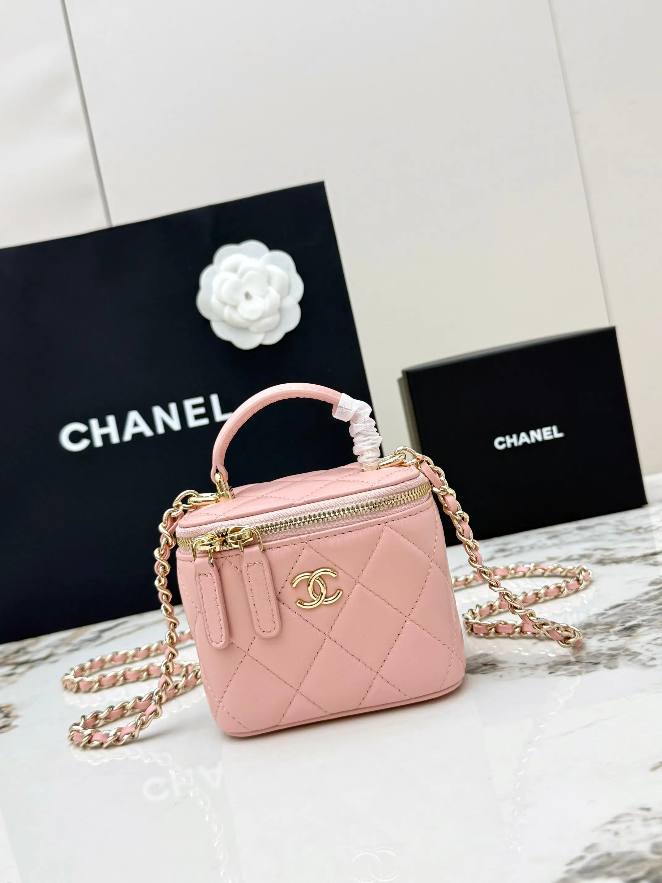 Chanel AP2198 Chain Makeup Bag Women s Crossbody Bag
