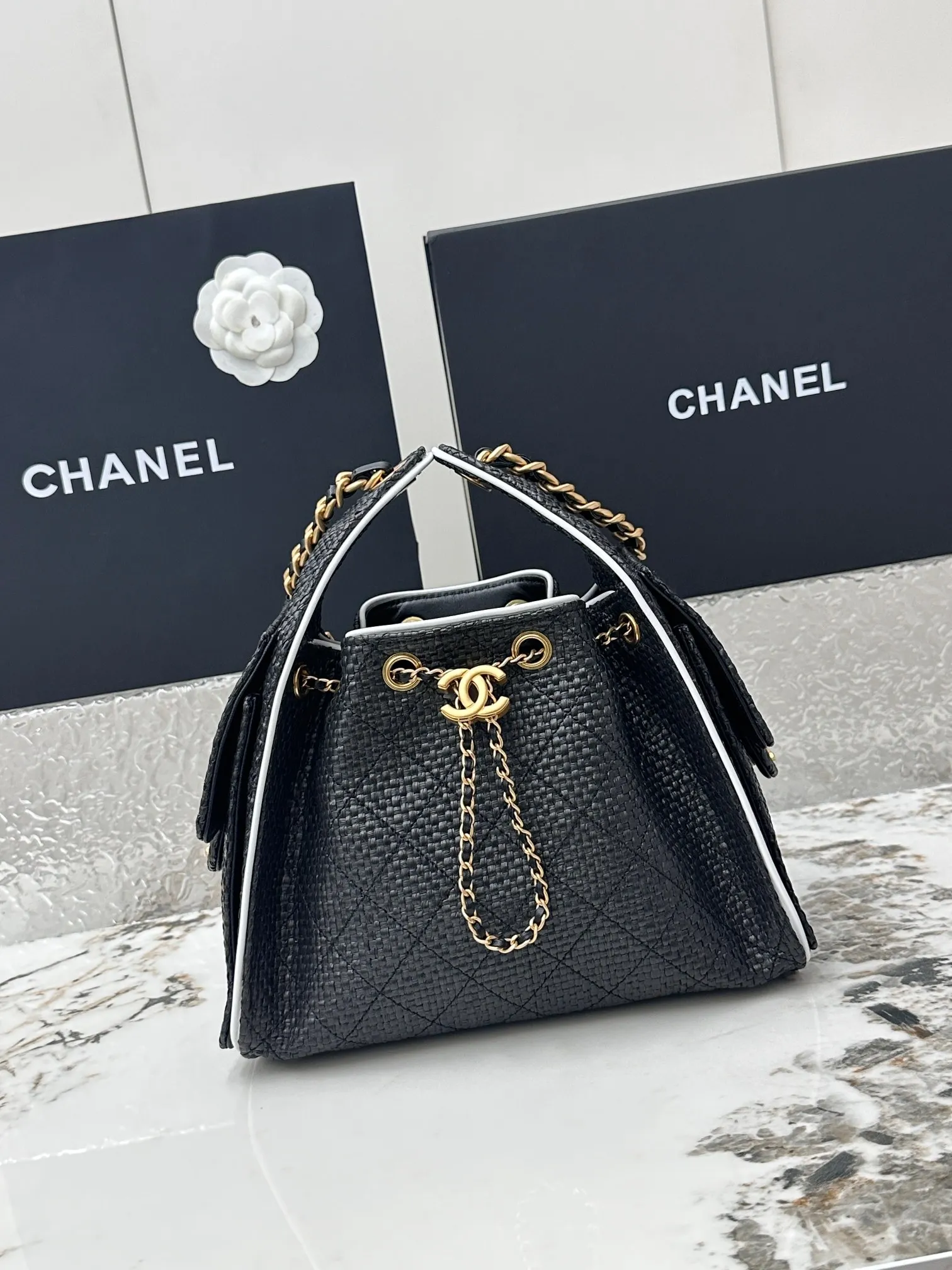 Chanel AS5293 Diamond Pattern Shoulder Bag Women s Shoulder Bag