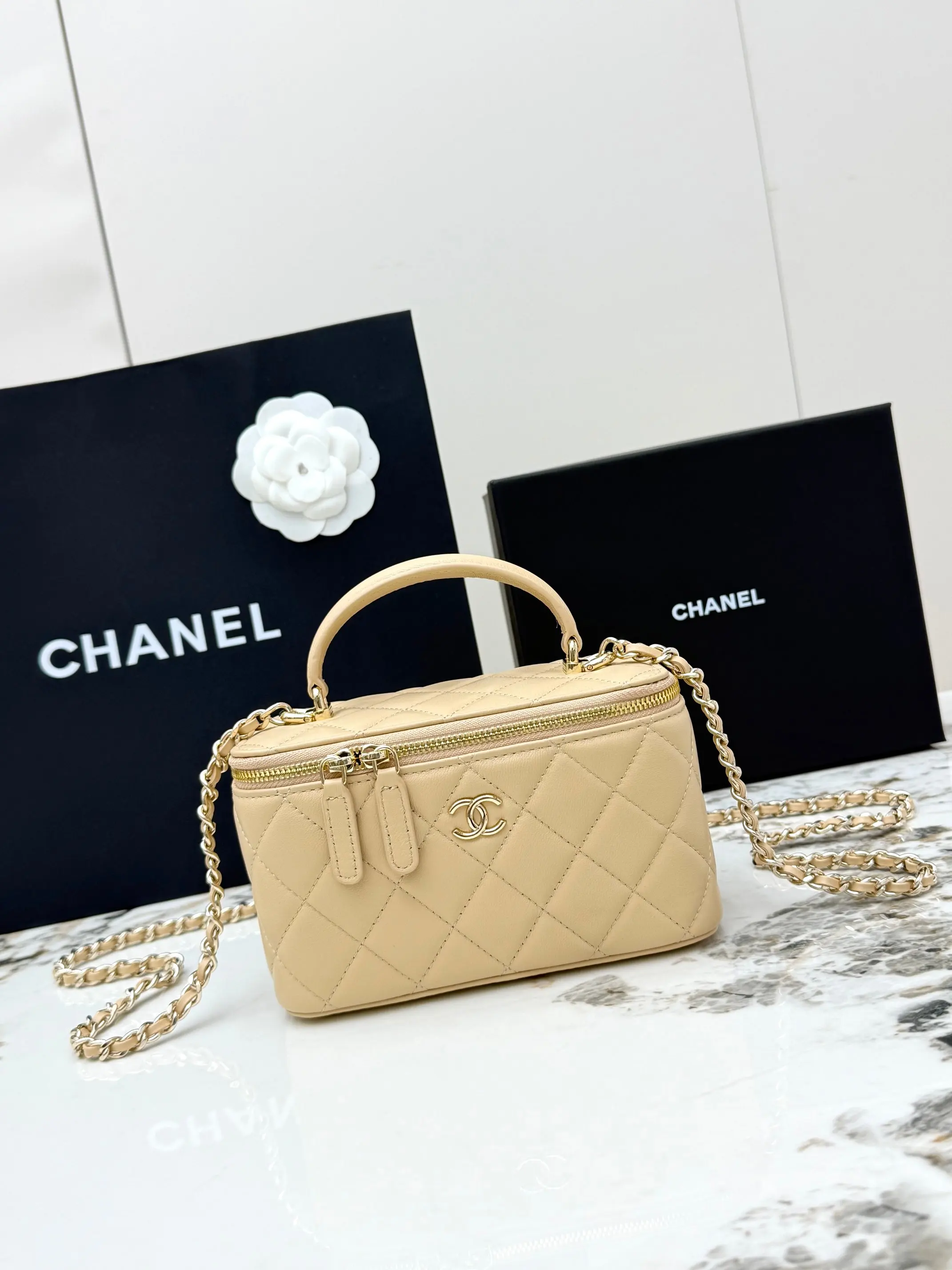 Chanel AP2199 Chain Makeup Bag Women s Crossbody Bag