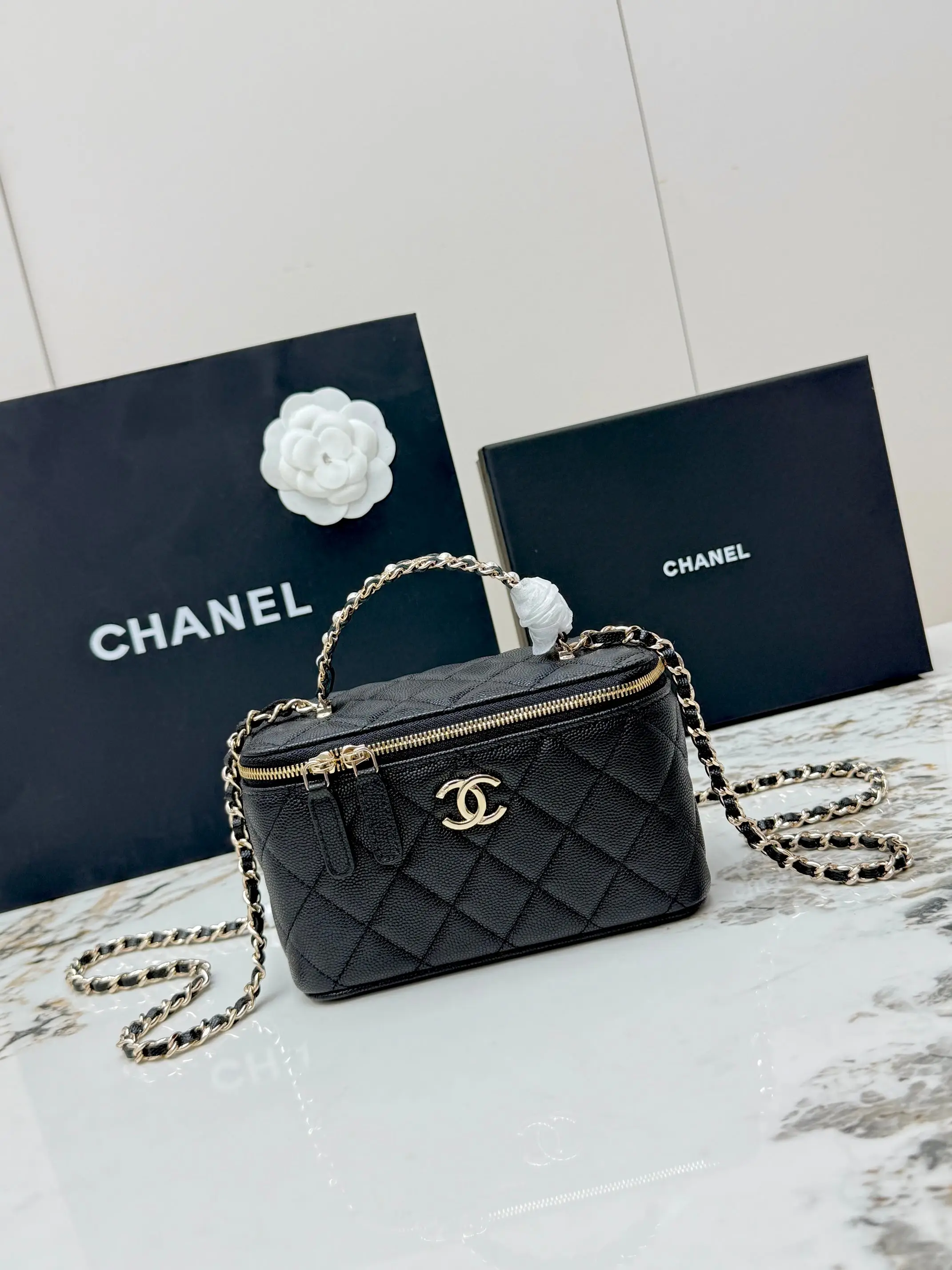 Chanel AP4940 Pearl Handle Makeup Bag Women s Crossbody Bag