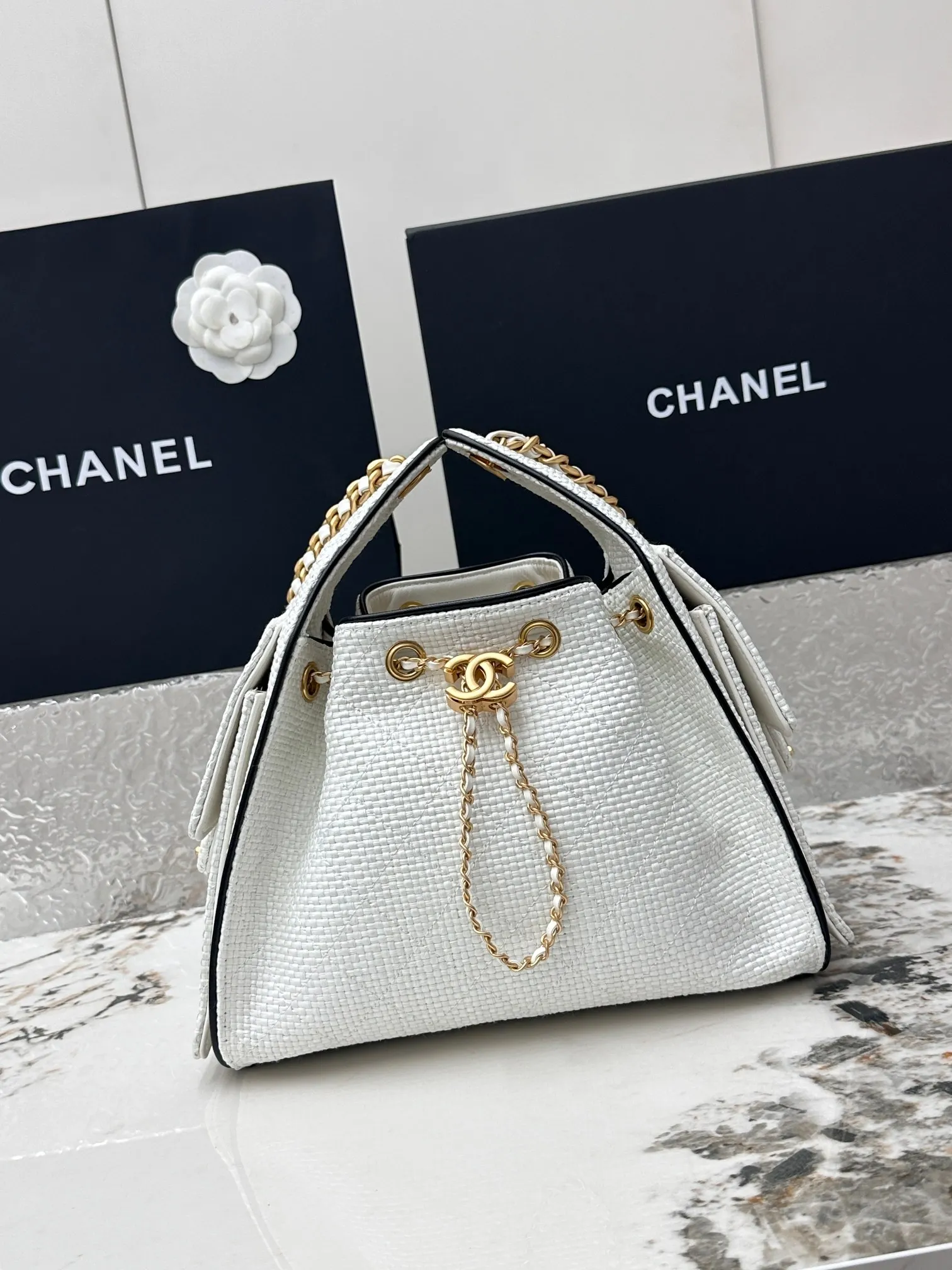 Chanel AS5293 Diamond Pattern Shoulder Bag Women s Shoulder Bag