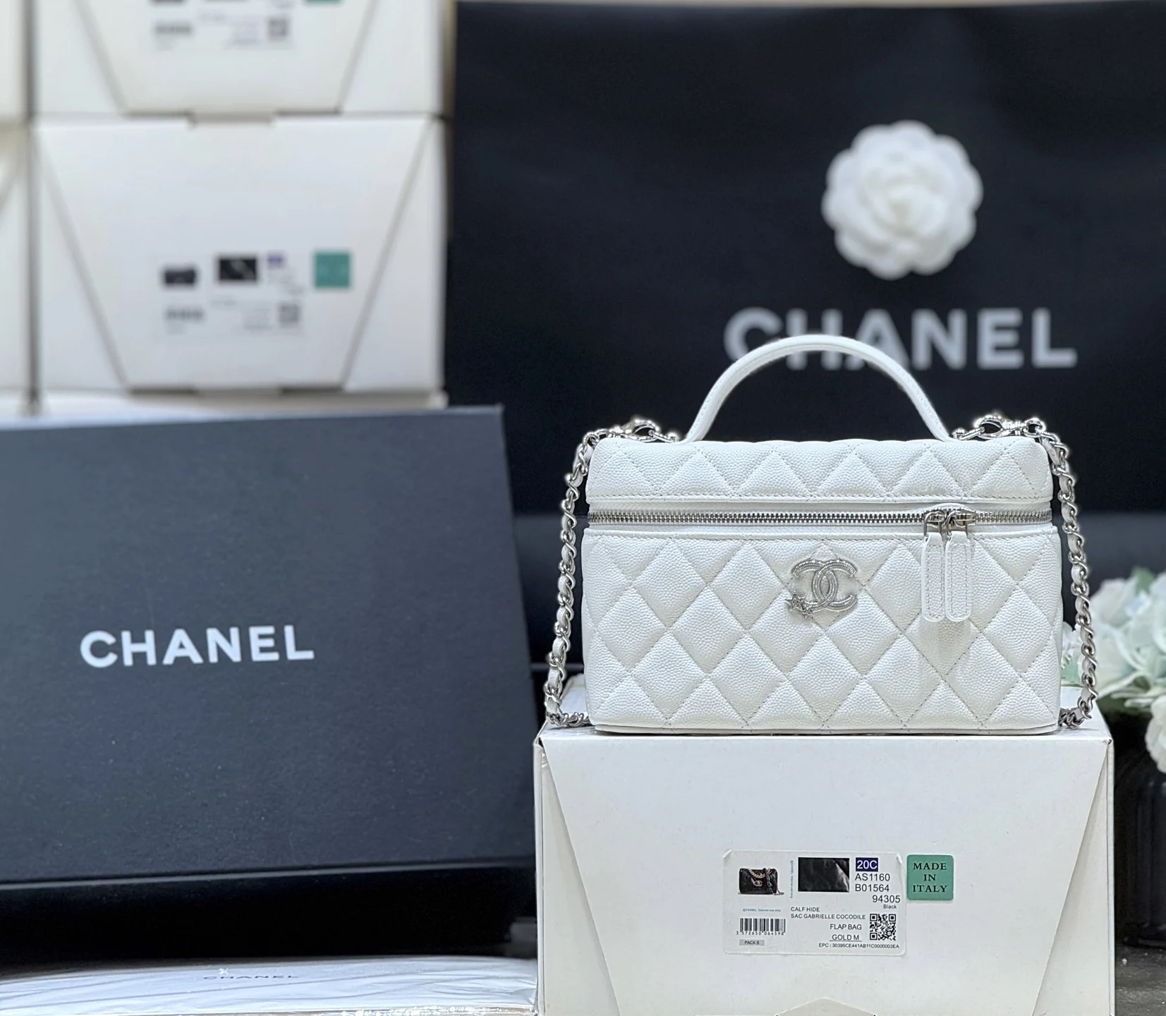 Chanel AP48540 Meteor Hardware Lunch Box Bag Women s Crossbody Bag Chanel AP48540 Meteor Hardware Lunch Box Bag Women s Crossbody Bag