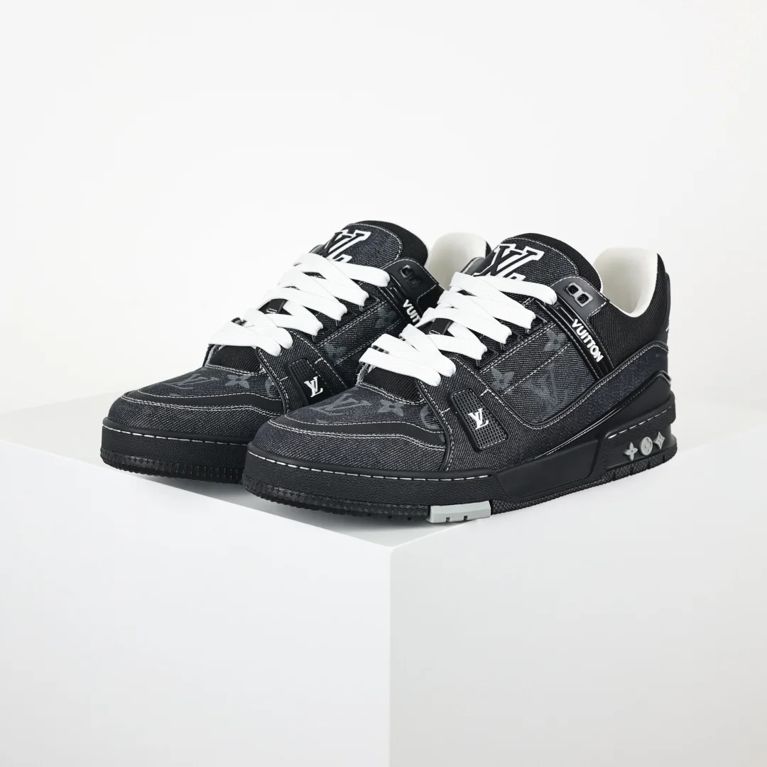 Louis Vuitton Lace-up fashion casual shoes