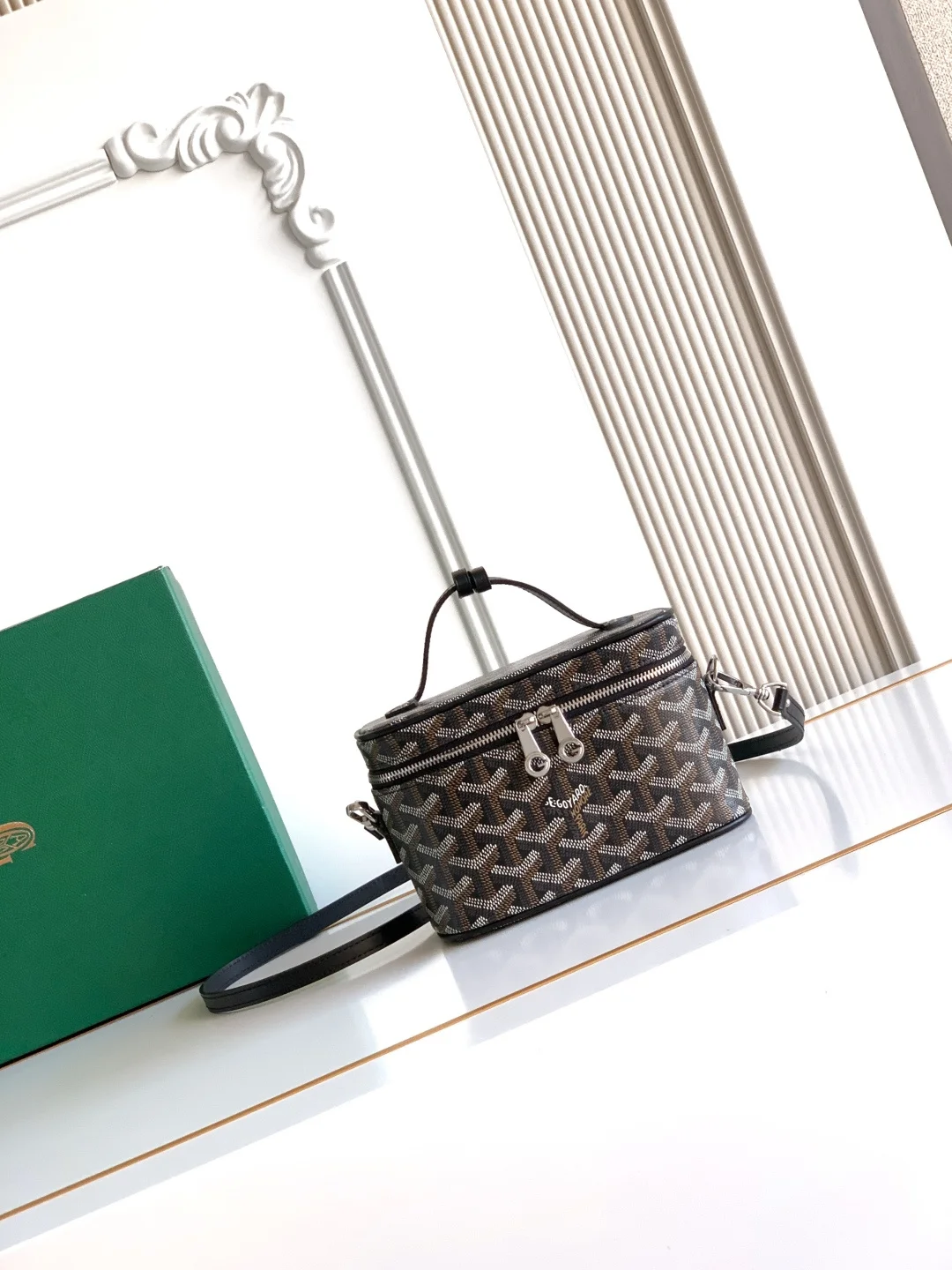 Goyard 020251 Mini Makeup Bag Women s Crossbody Bag