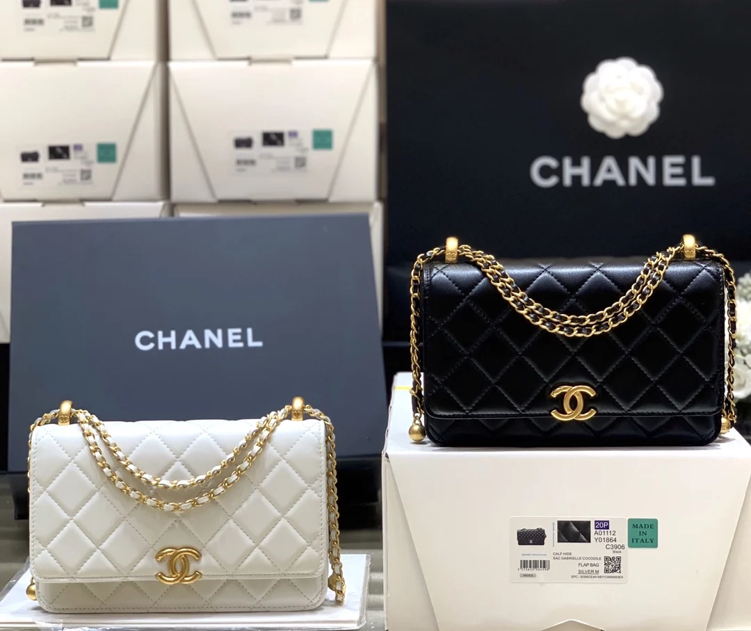 Chanel AP2289 Oil Wax Cowhide Handbag Women s Crossbody Bag Chanel AP2289 Oil Wax Cowhide Handbag Women s Crossbody Bag