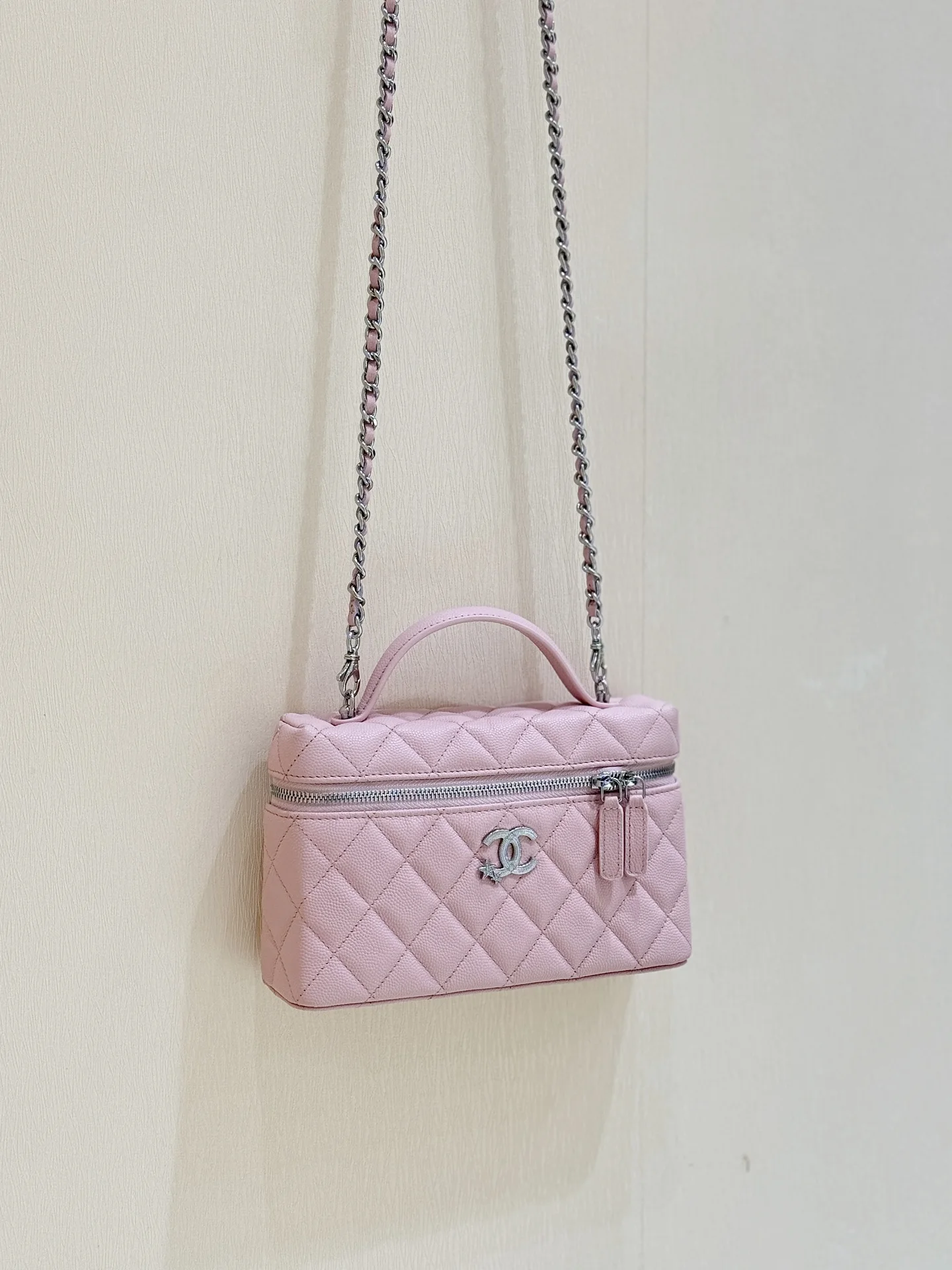 Chanel AP48540 Meteor Hardware Lunch Box Bag Women s Crossbody Bag Chanel AP48540 Meteor Hardware Lunch Box Bag Women s Crossbody Bag
