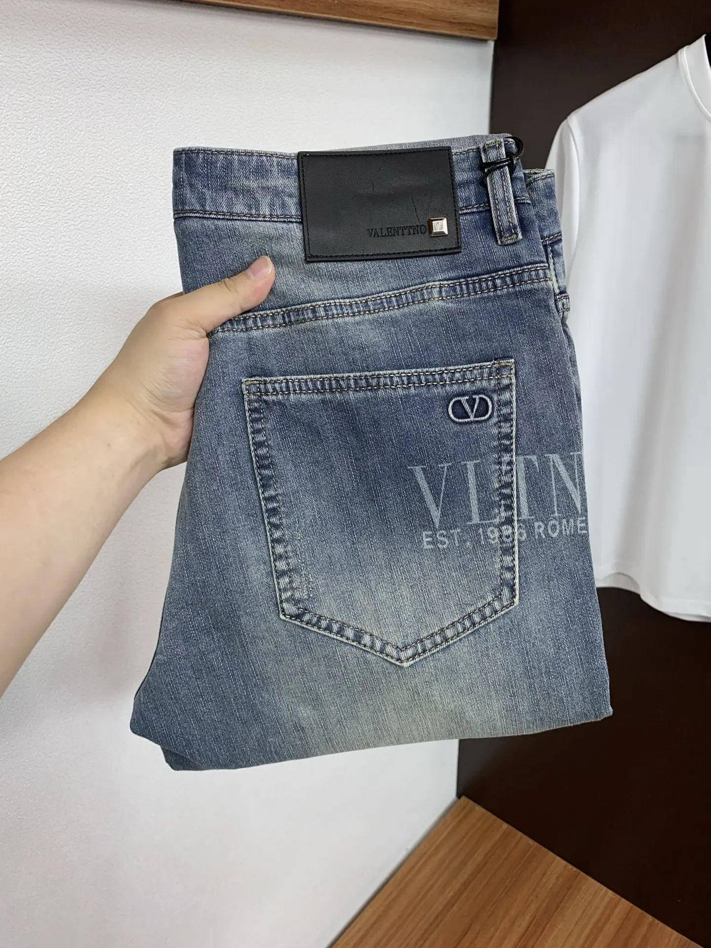  Valentino Garavani 2026 Early Spring Latest Style Jeans