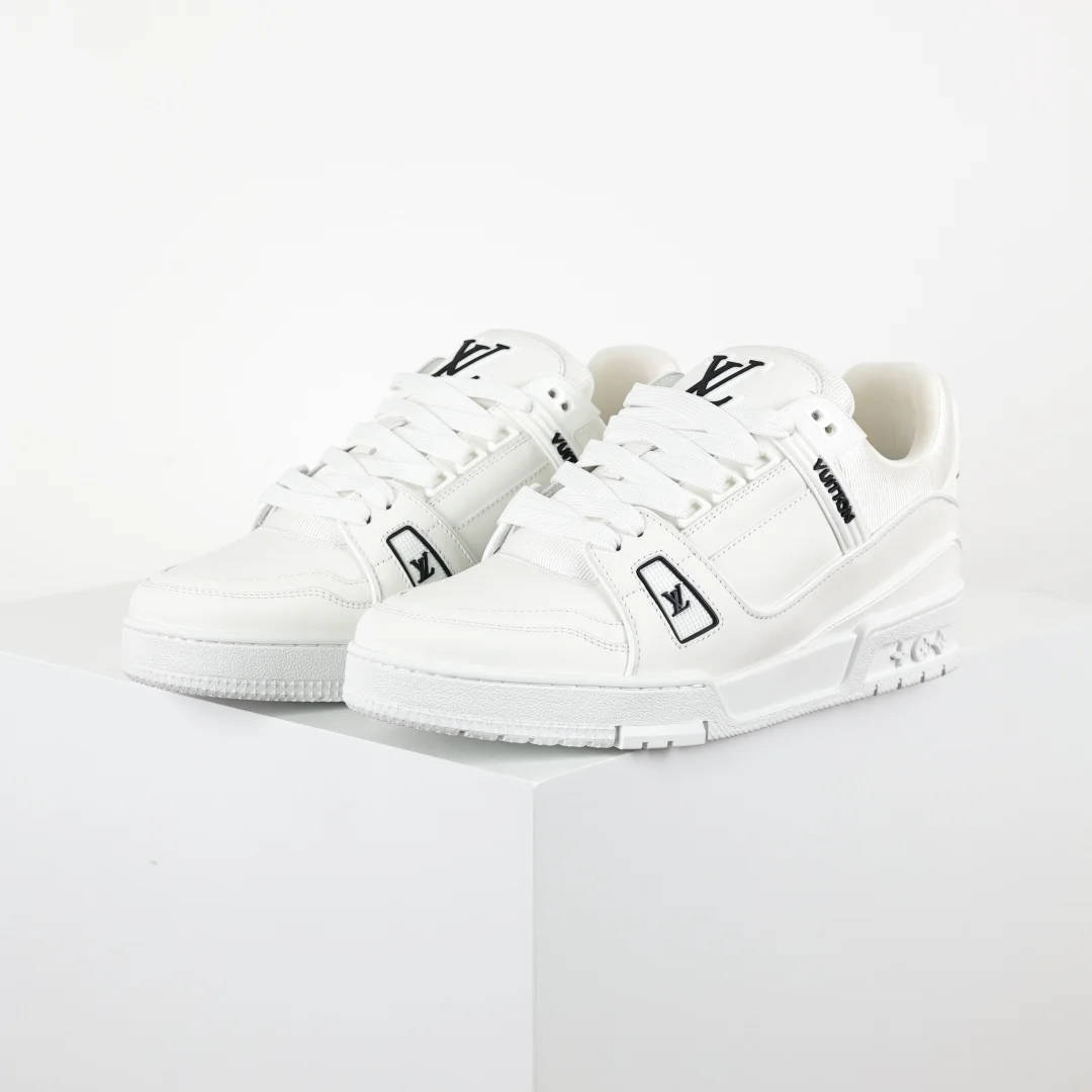 Louis Vuitton High-end classic men s casual shoes