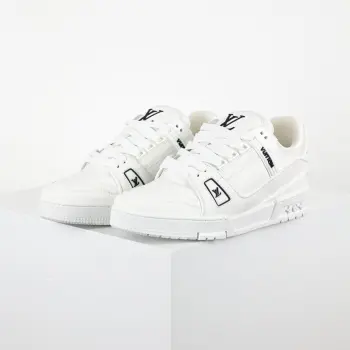 High-end classic men s casual shoes Replica Louis Vuitton Mens Sneakers