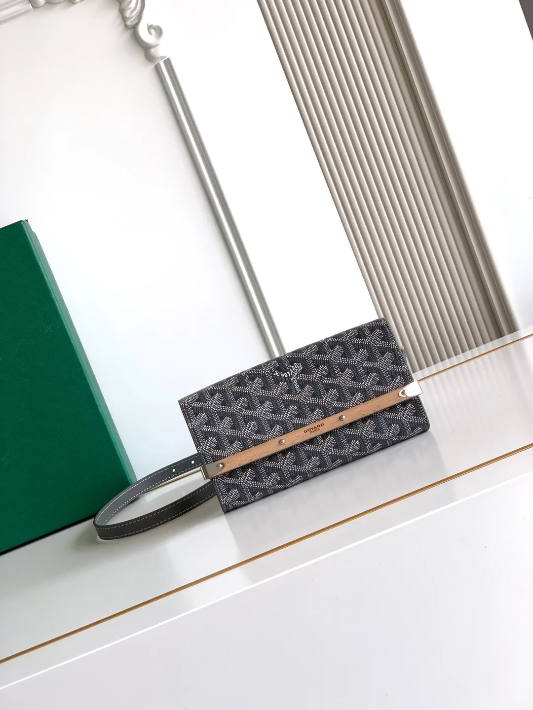 Goyard 6112 New Color Wooden Strip Bag Women s Crossbody Bag