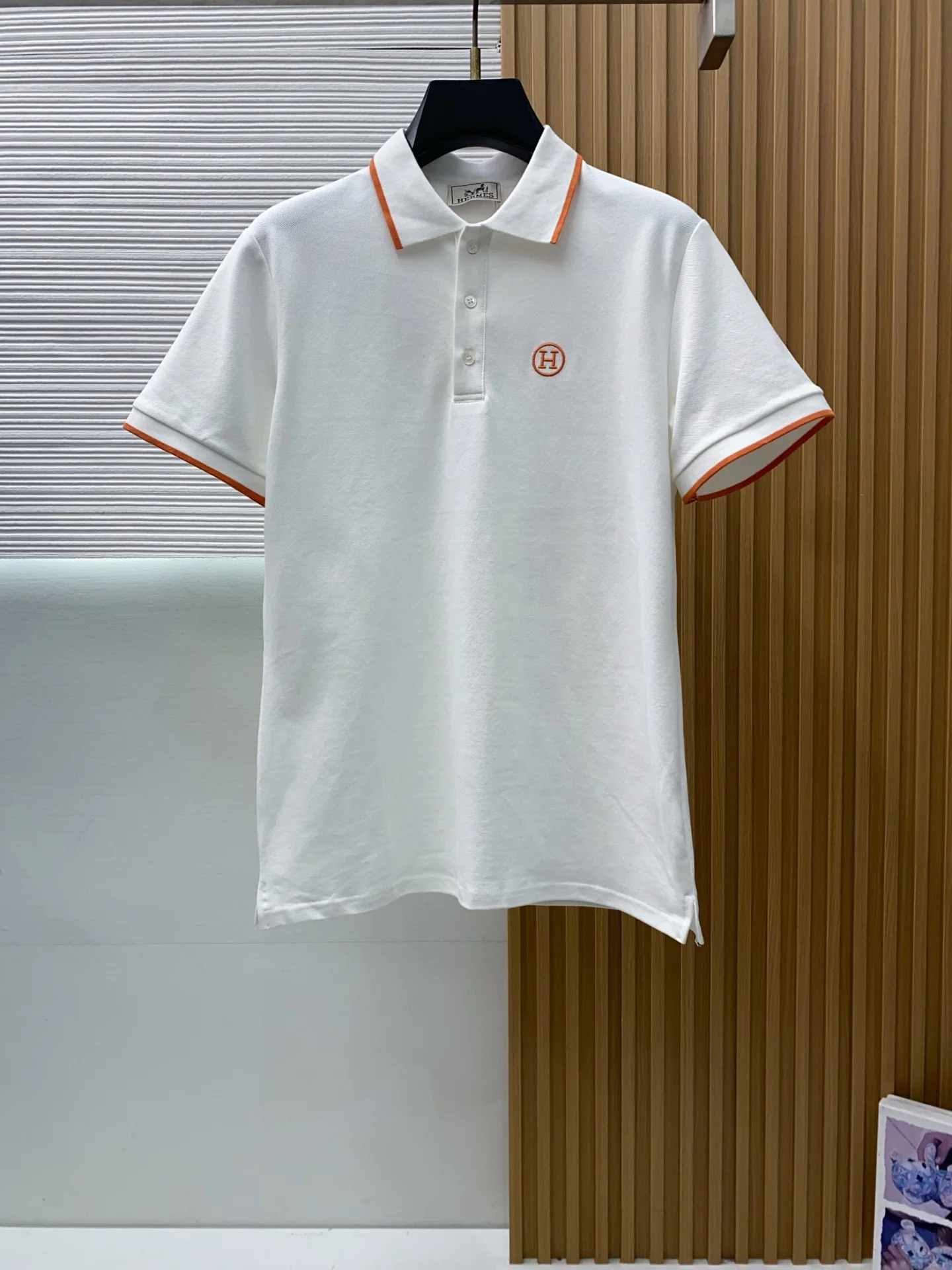 Hermes Polo shirt with a lapel and scissor collar, short sleeves.