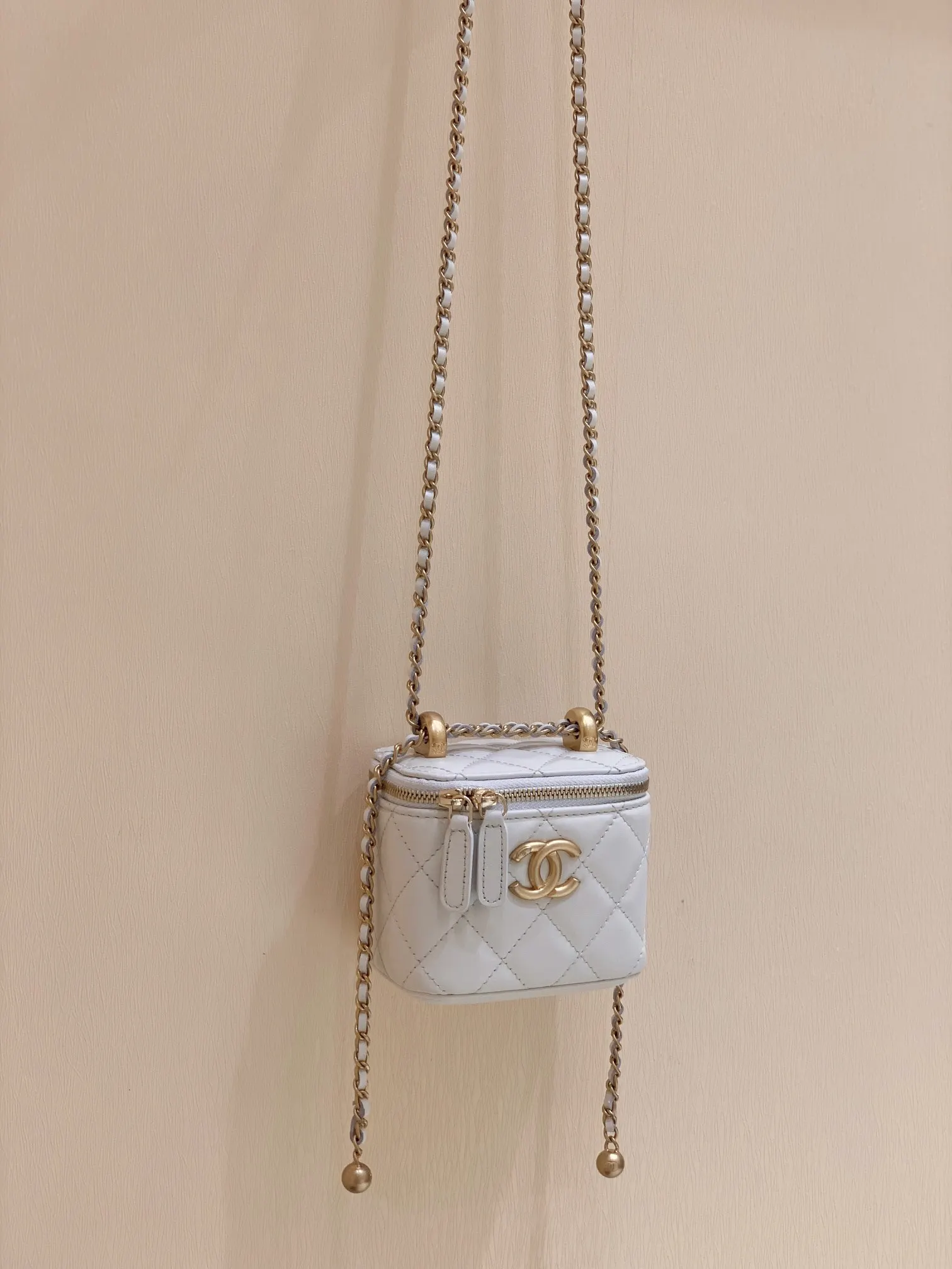 Chanel AP2292 Handmade Double Gold Bead Series Handbag Women s Crossbody Bag Chanel AP2292 Handmade Double Gold Bead Series Handbag Women s Crossbody Bag