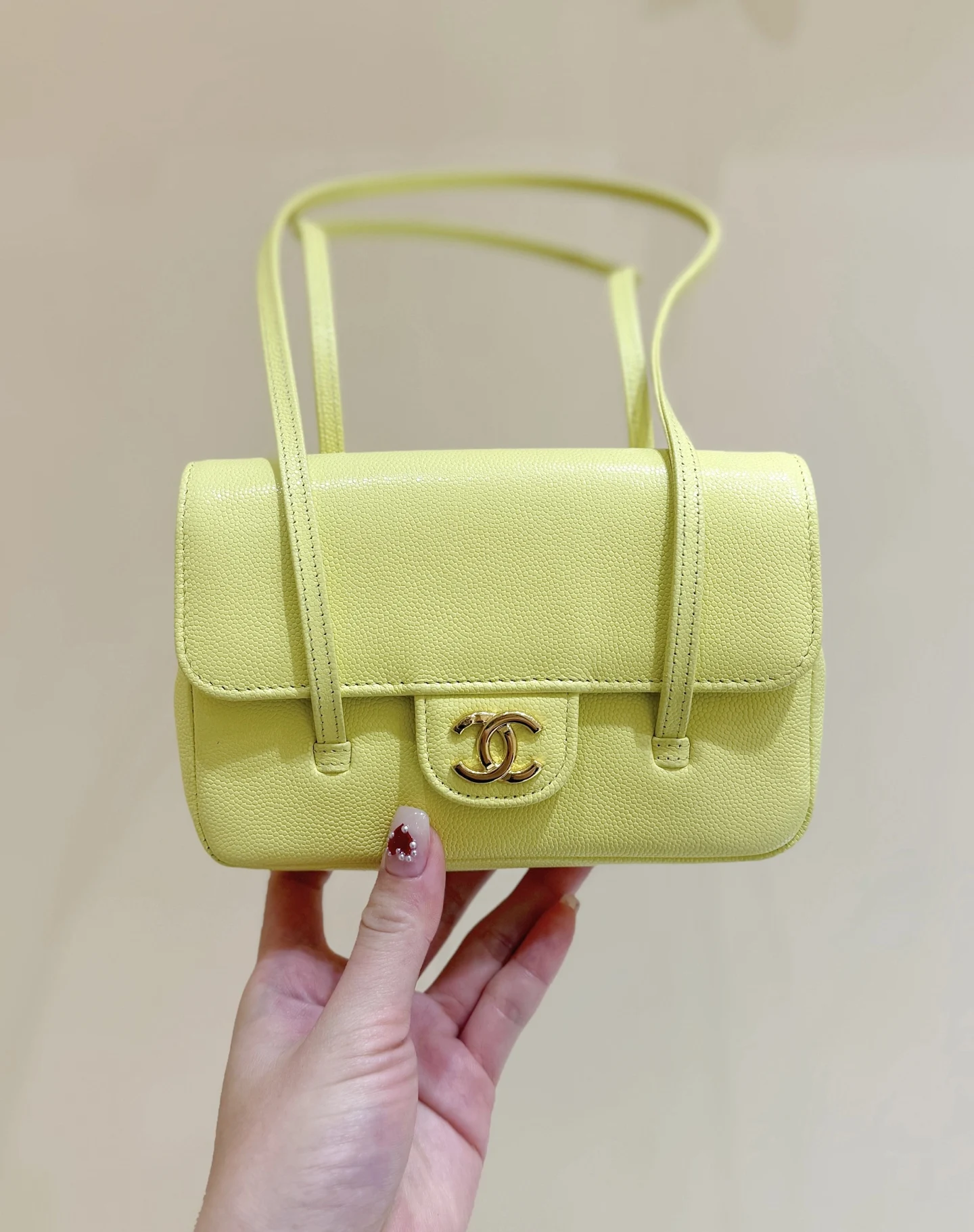 Chanel AP50680 Cowhide Shoulder Bag Women s Crossbody Bag Chanel AP50680 Cowhide Shoulder Bag Women s Crossbody Bag