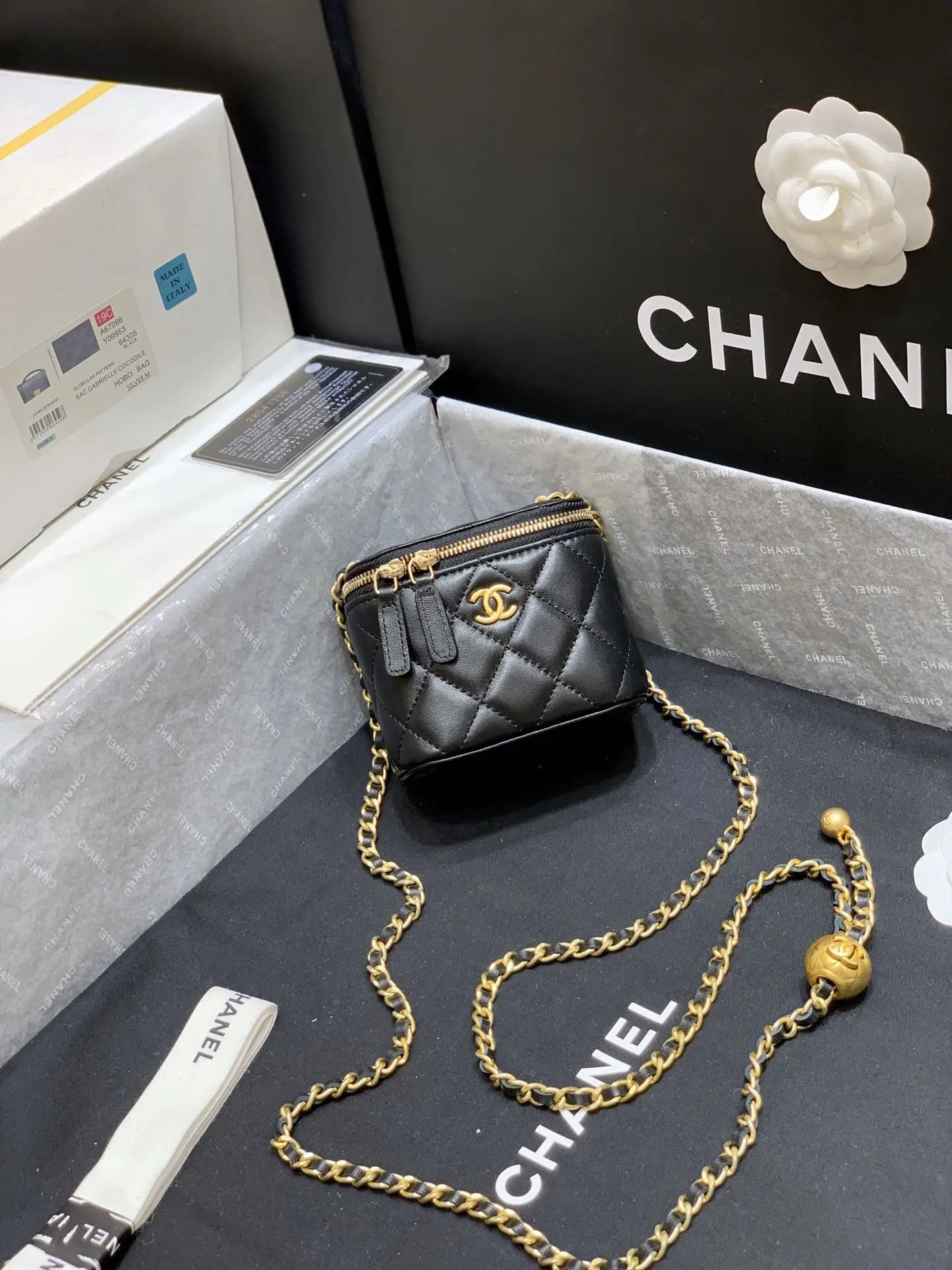 Chanel AP1447 Boxed Makeup Bag Women s Crossbody Bag Chanel AP1447 Boxed Makeup Bag Women s Crossbody Bag