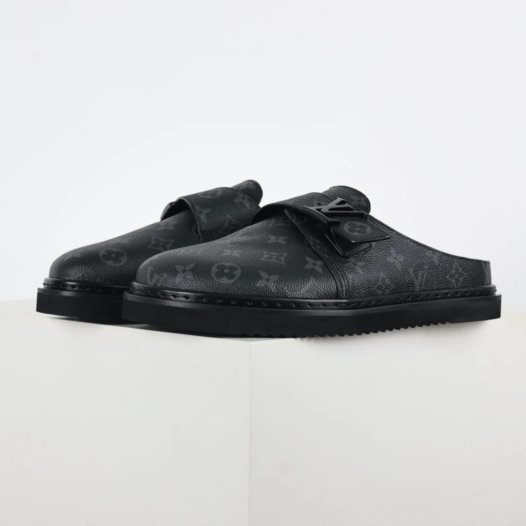 Louis Vuitton Suede calfskin closed-toe slippers men s slippers