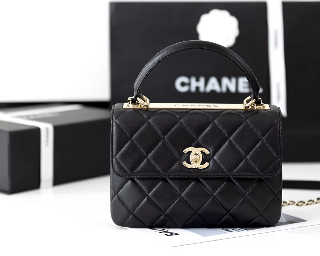 Chanel A92236 Genuine Sheepskin Bag Women s Crossbody Bag Chanel A92236 Genuine Sheepskin Bag Women s Crossbody Bag