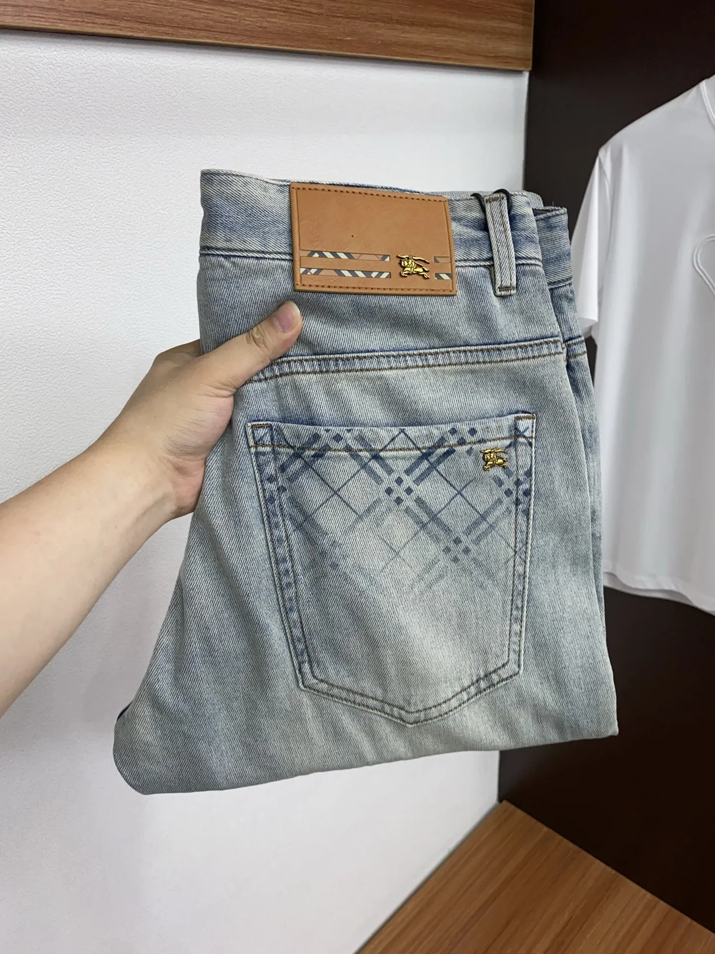Burberry Early spring latest style jeans