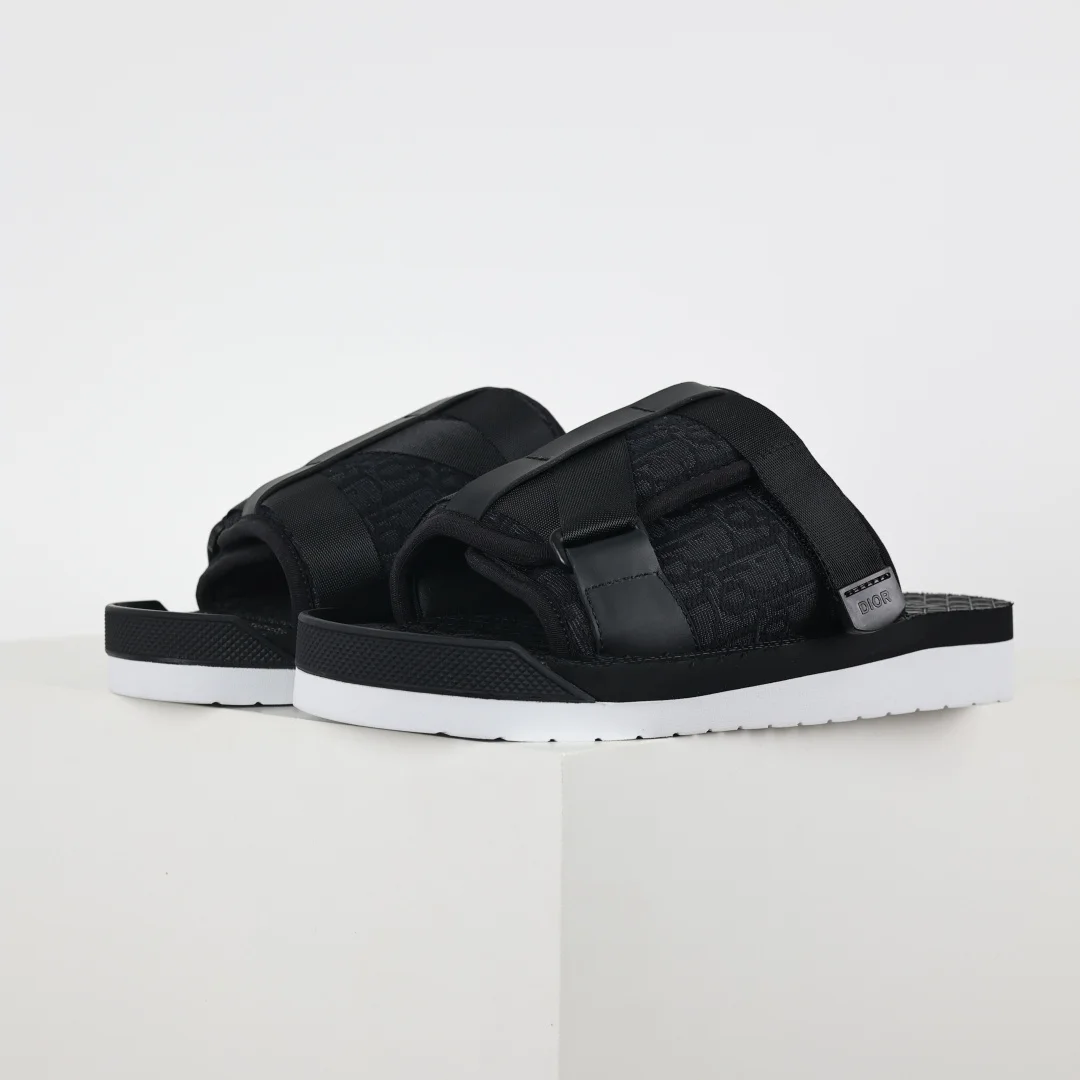 Dior Embroidered Fashion Slippers Men s Slippers