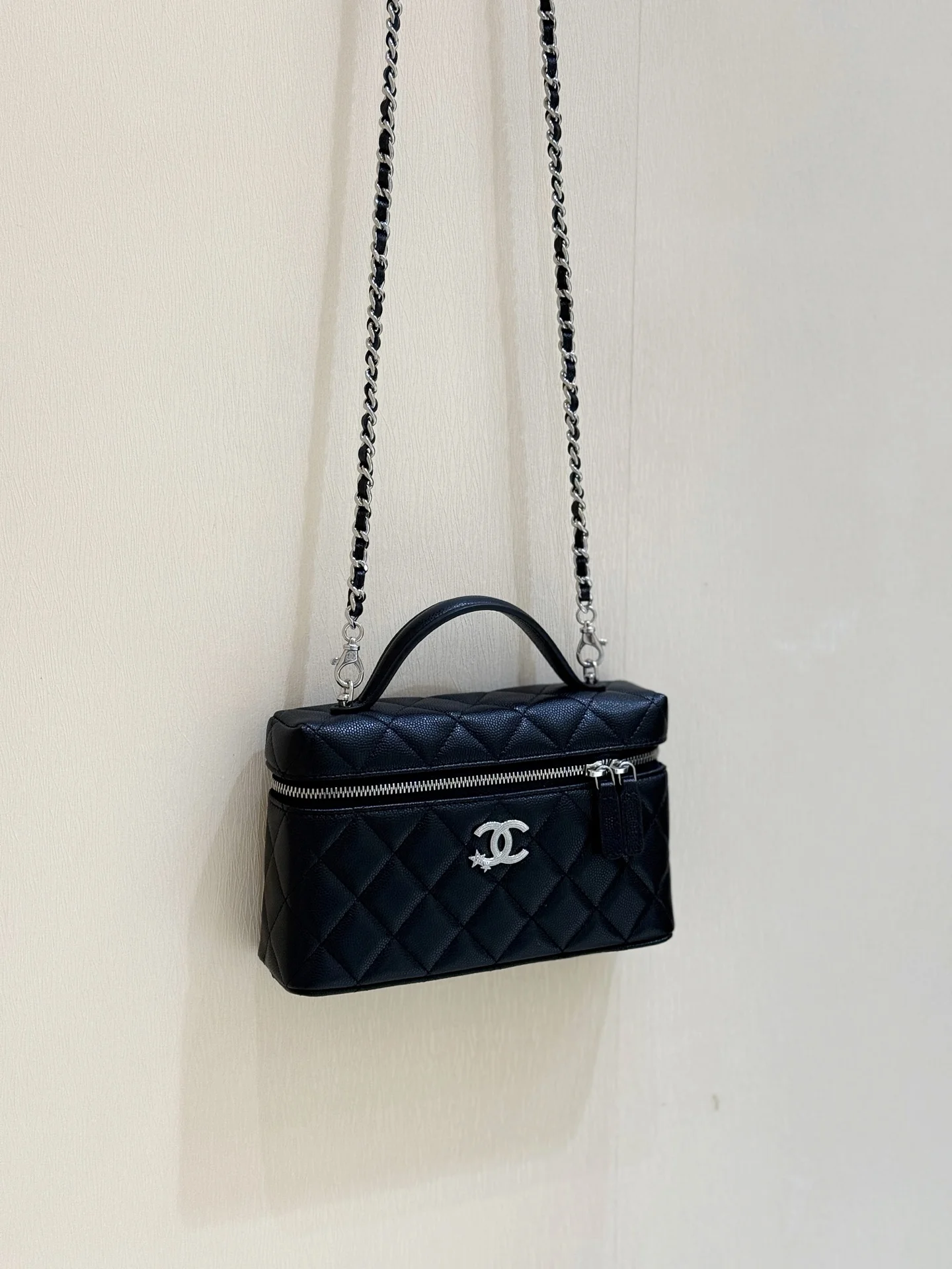 Chanel AP48540 Meteor Hardware Lunch Box Bag Women s Crossbody Bag Chanel AP48540 Meteor Hardware Lunch Box Bag Women s Crossbody Bag