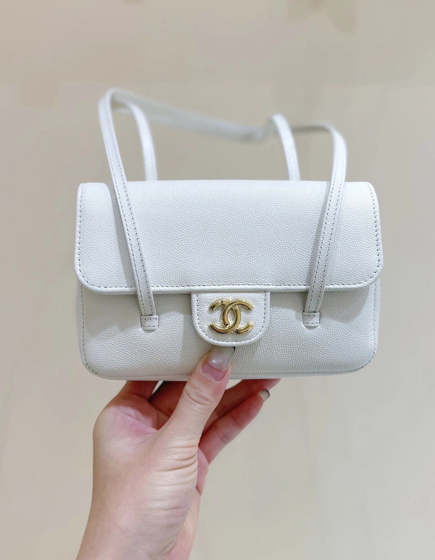 Chanel AP50680 Cowhide Shoulder Bag Women s Crossbody Bag Chanel AP50680 Cowhide Shoulder Bag Women s Crossbody Bag