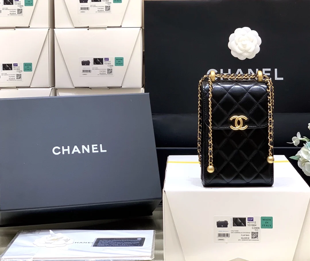 Chanel AP2291 Oil Wax Cowhide Handbag Women s Crossbody Bag Chanel AP2291 Oil Wax Cowhide Handbag Women s Crossbody Bag